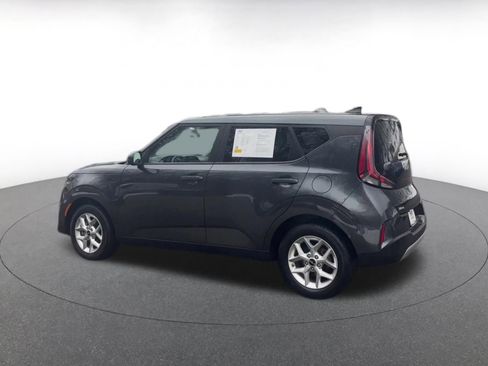 Used 2025 Kia Soul LX w/ LX Technology Package image 10