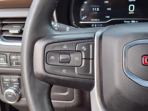 Used 2024 GMC Yukon SLE image 32