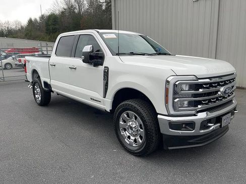 Certified 2024 Ford F250 Lariat w/ Lariat Ultimate Package image 3