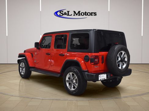 Used 2022 Jeep Wrangler Unlimited Sahara w/ Dual Top Group AWD/4WD image 5
