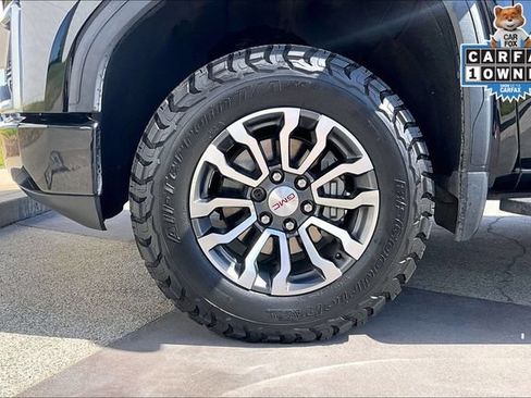 Used 2022 GMC Sierra 1500 AT4 w/ AT4 Preferred Package AWD/4WD image 9
