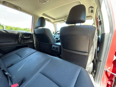 Used 2021 Toyota 4Runner TRD Off-Road Premium w/ Moonroof Package AWD/4WD image 43