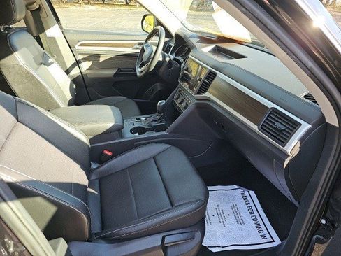Used 2021 Volkswagen Atlas SE image 11