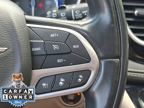 Used 2022 Chrysler Pacifica Limited FWD image 25