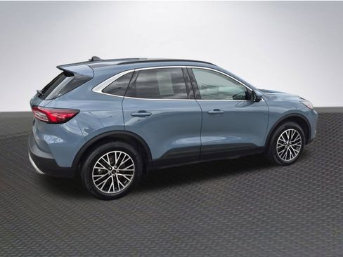 Certified 2025 Ford Escape SE w/ PHEV Premium Package image 4