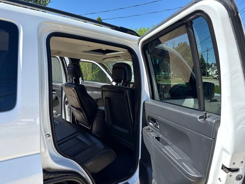 Used 2012 Jeep Liberty Sport AWD/4WD image 14