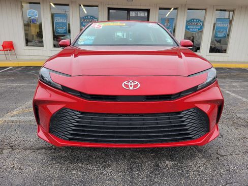 Used 2025 Toyota Camry LE image 2