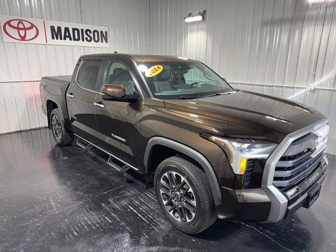 Used 2024 Toyota Tundra Limited w/ Power Package AWD/4WD image 4