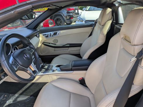 Used 2013 Mercedes-Benz SLK 250 image 17
