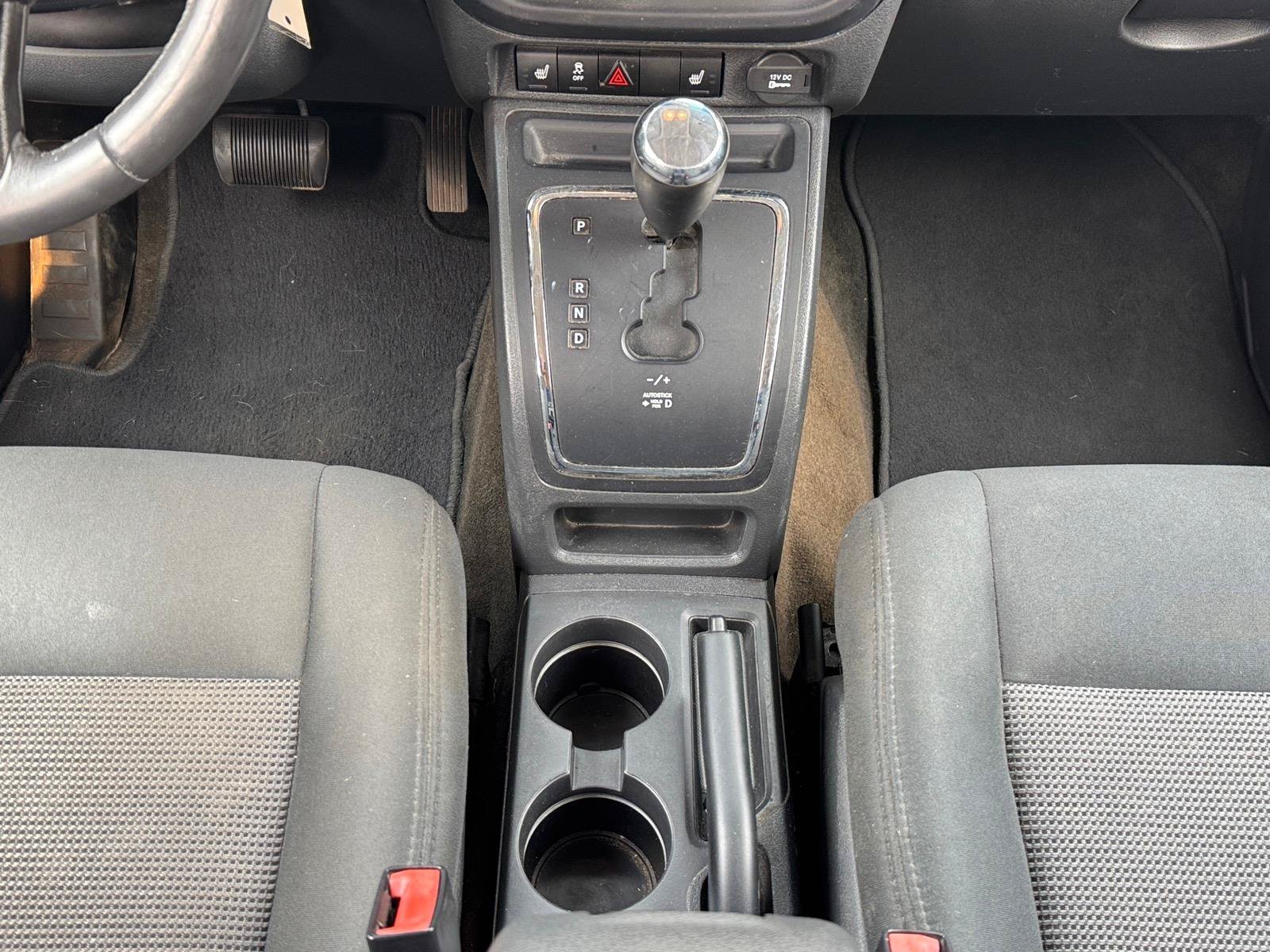 Used 2016 Jeep Patriot Latitude AWD/4WD image 10