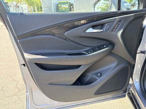 Used 2019 Buick Envision Essence AWD/4WD image 9