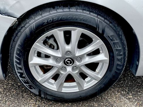 Used 2016 MAZDA MAZDA3 i Sport w/ Preferred Equipment Package image 34