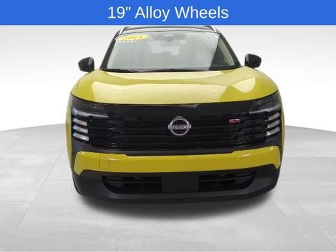 Used 2025 Nissan Kicks SR image 9