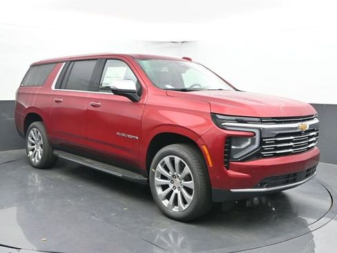 New 2026 Chevrolet Suburban Premier image 2
