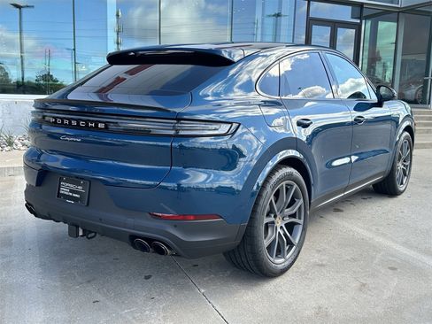 Certified 2024 Porsche Cayenne Coupe image 7