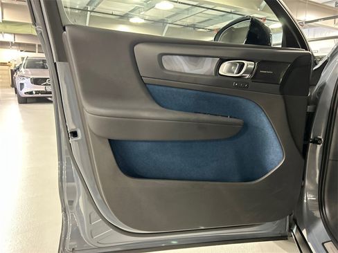 Certified 2023 Volvo C40 P8 Recharge Ultimate image 9