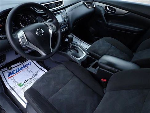 Used 2016 Nissan Rogue SV AWD/4WD image 10