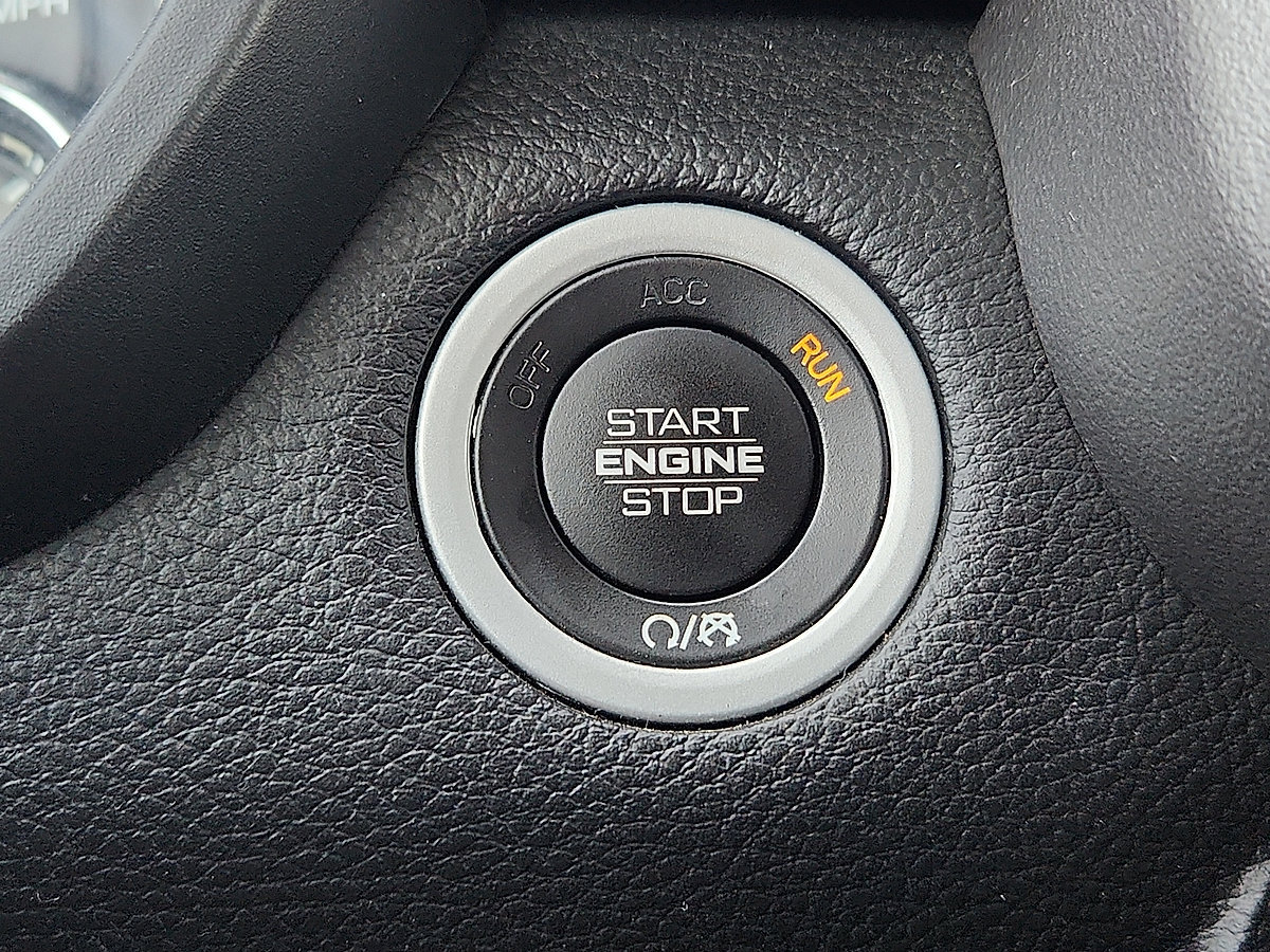 Used 2020 RAM 1500 Laramie w/ Sport Appearance Package AWD/4WD image 9