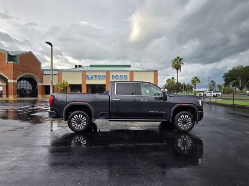 Used 2025 GMC Sierra 2500 Denali Ultimate AWD/4WD image 4