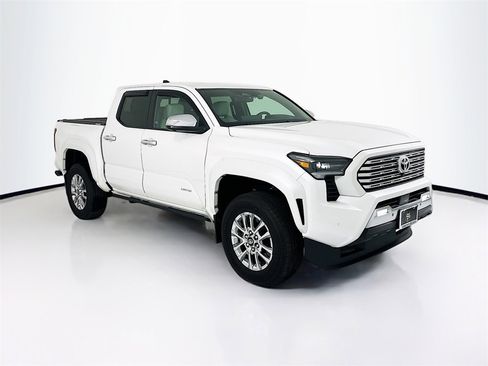 Used 2024 Toyota Tacoma Limited w/ Limited Package (LT) image 6