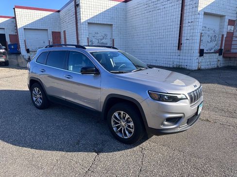 Used 2022 Jeep Cherokee Latitude Lux image 2