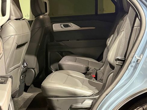 Used 2025 Ford Explorer Active w/ Active Comfort Package image 47