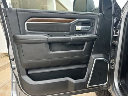 Used 2024 RAM 2500 Laramie AWD/4WD image 11