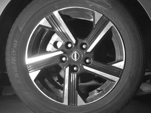 Used 2025 Nissan Sentra SV FWD image 18