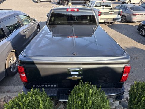 Used 2018 Chevrolet Silverado 1500 LT AWD/4WD image 10