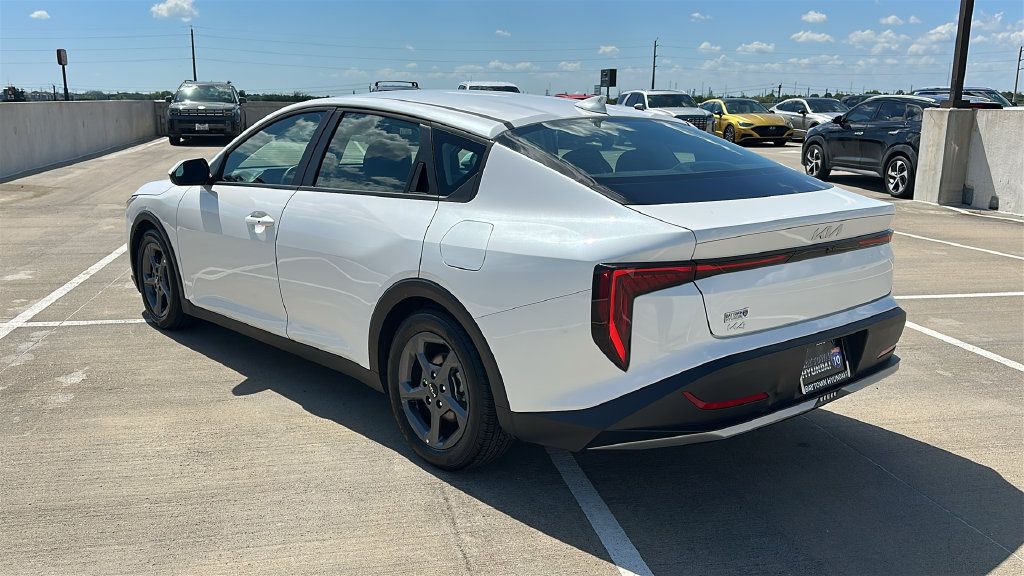 Used 2025 Kia K4 FWD image 10