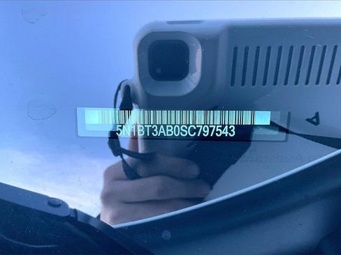 Used 2025 Nissan Rogue S image 27