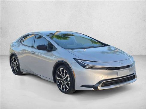 Used 2026 Toyota Prius Plug-In Hybrid w/ Limited Premium Package FWD image 3
