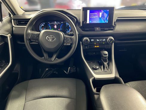 Used 2025 Toyota RAV4 XLE AWD/4WD image 24