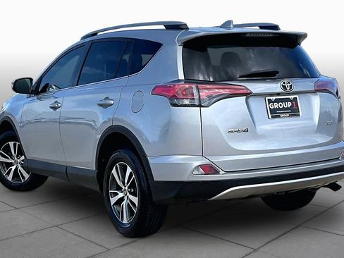 Used 2018 Toyota RAV4 XLE FWD image 12