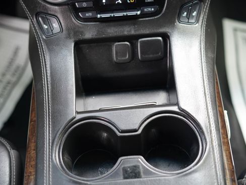 Used 2020 Chevrolet Suburban LT RWD image 11