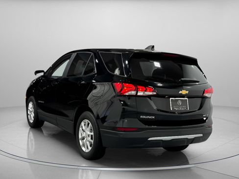 Used 2023 Chevrolet Equinox LT w/ Driver Convenience Package image 3