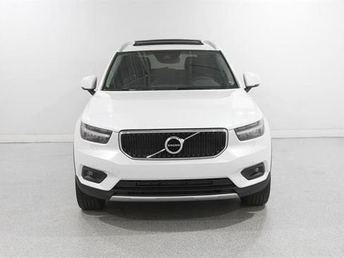 Used 2022 Volvo XC40 T5 Momentum w/ Premium Package AWD/4WD image 2