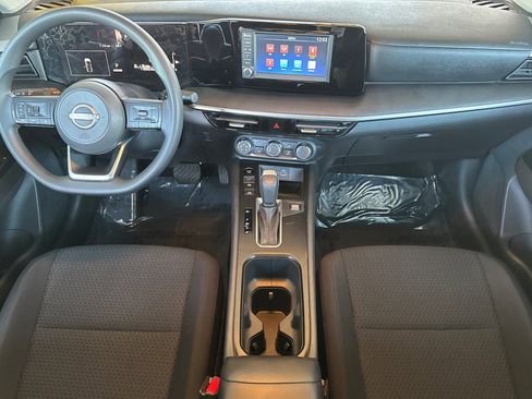 Used 2025 Nissan Kicks S image 15