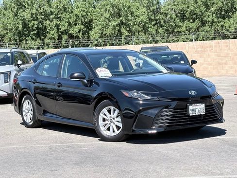 Used 2025 Toyota Camry LE FWD image 2