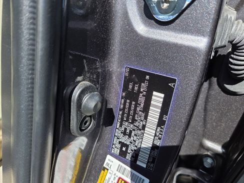 Used 2022 Toyota Highlander XLE image 5