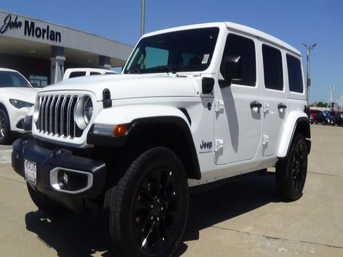 Certified 2025 Jeep Wrangler Unlimited Sahara w/ Safety Group AWD/4WD image 2