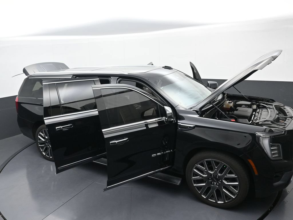 Used 2025 GMC Yukon XL Denali Ultimate w/ LPO, Floor Liner Package AWD/4WD image 39