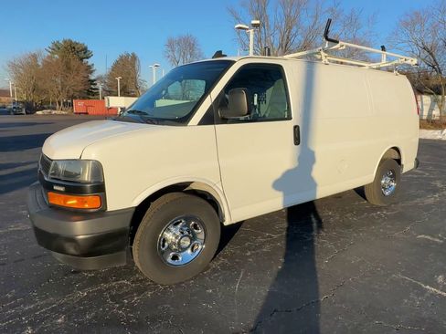 Used 2020 Chevrolet Express 2500 image 4