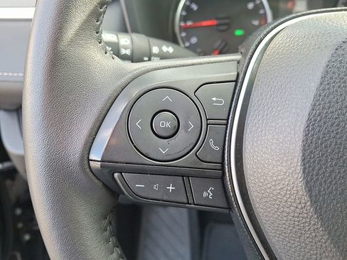 Used 2021 Toyota RAV4 XLE Premium image 21