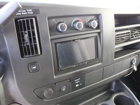 Used 2014 GMC Savana 2500 RWD image 7