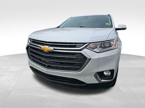 Used 2020 Chevrolet Traverse LT w/ LT Premium Package image 5