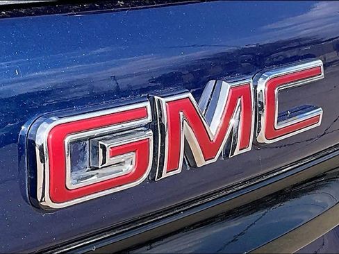 Used 2022 GMC Terrain SLE w/ Driver Convenience Package image 26