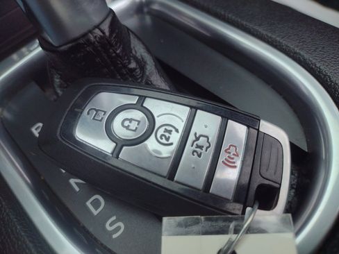 Used 2020 Ford Mustang Premium image 26