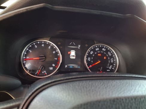 Used 2021 Toyota RAV4 LE image 12