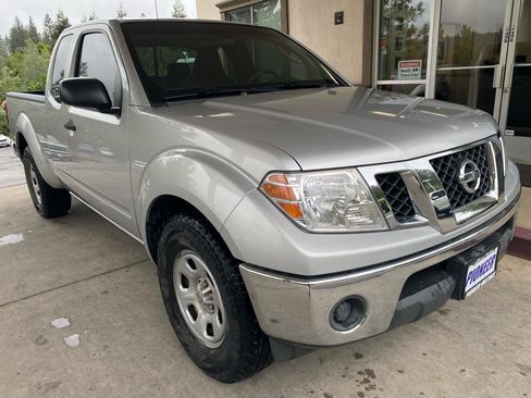 Used 2009 Nissan Frontier SE w/ Power Pkg RWD image 8